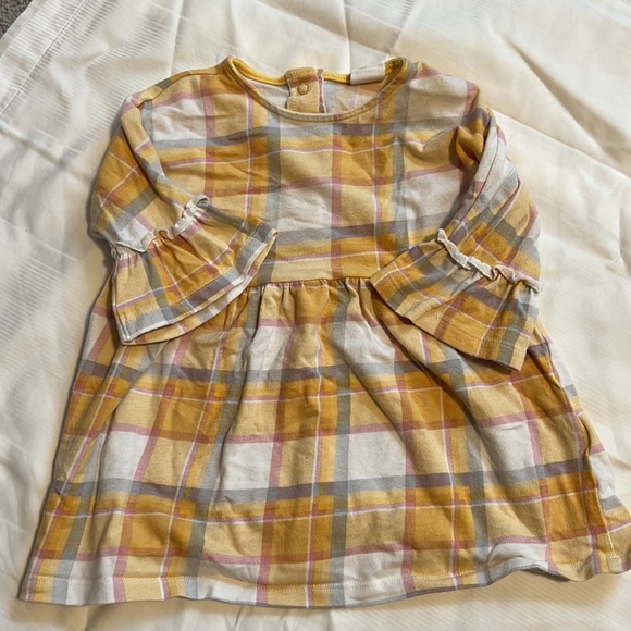 2 Dresses - Picture 2 of 7